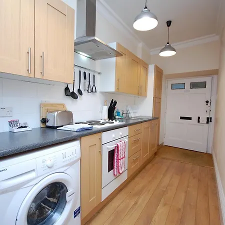 Georgian Townhouse - Garden Oasis *