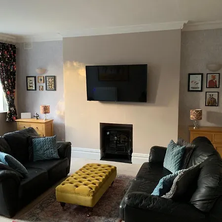 Apartment Georgian Townhouse - Garden Oasis *