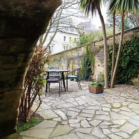 Georgian Townhouse - Garden Oasis