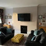 شقة Georgian Townhouse - Garden Oasis *