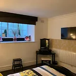 Daire Georgian Townhouse - Garden Oasis