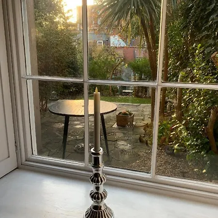 Georgian Townhouse - Garden Oasis *