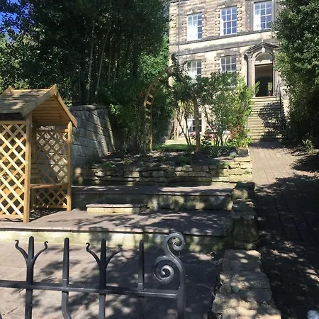 Apartment Georgian Townhouse - Garden Oasis