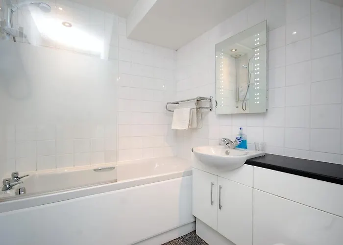 شقة Georgian Townhouse - Garden Oasis *