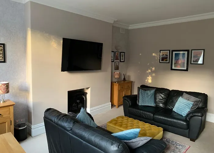 شقة Georgian Townhouse - Garden Oasis *