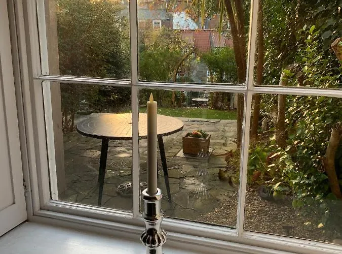 Georgian Townhouse - Garden Oasis *