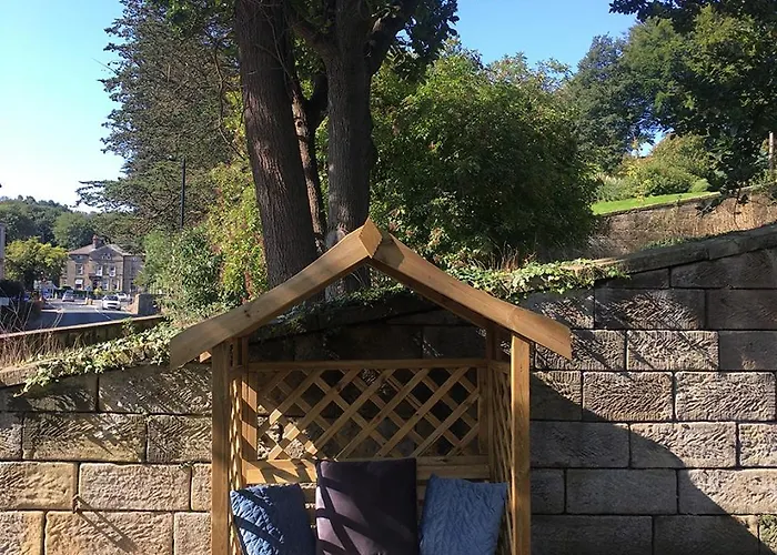 شقة Georgian Townhouse - Garden Oasis ويتبي