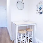 Georgian Townhouse - Garden Oasis Апартаменты